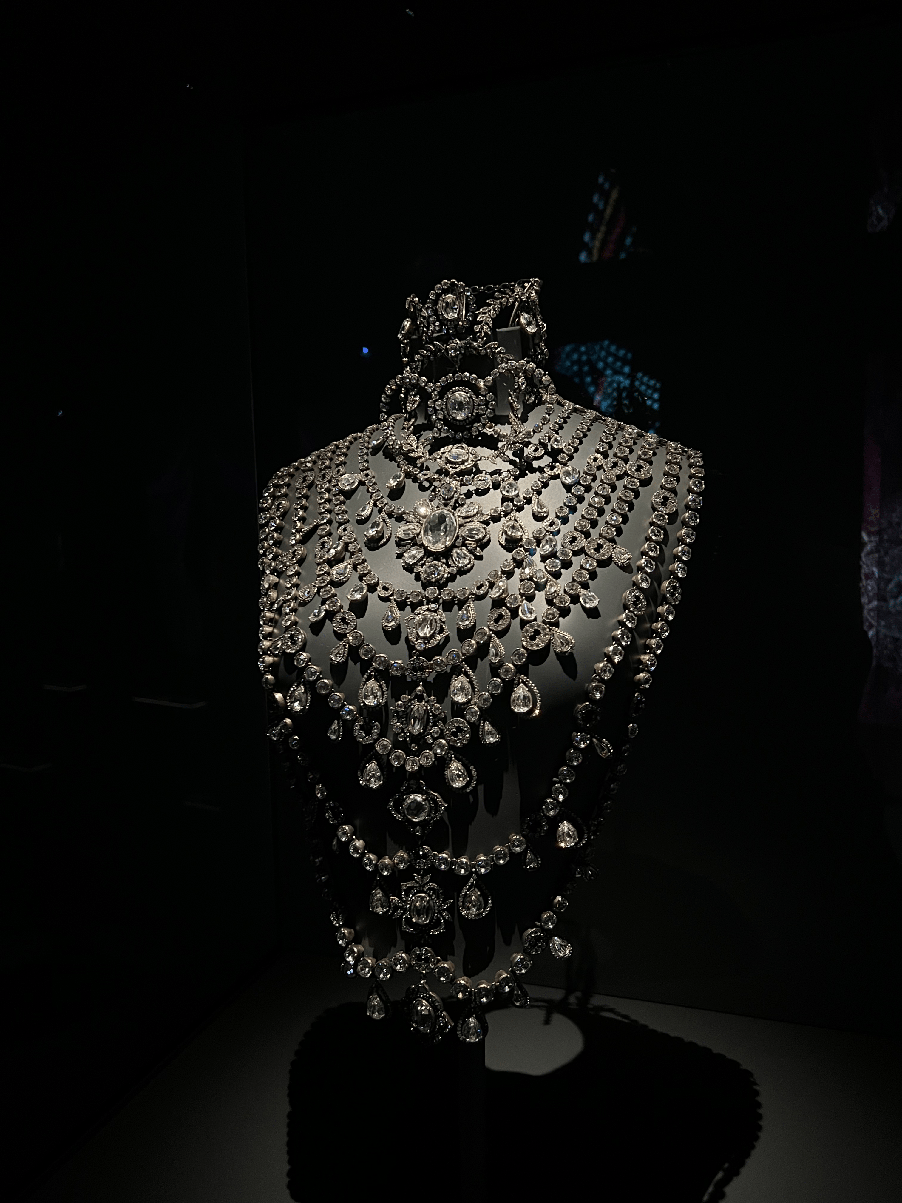 Lab-Grown vs. Natural Diamonds — Understanding What Truly Matters