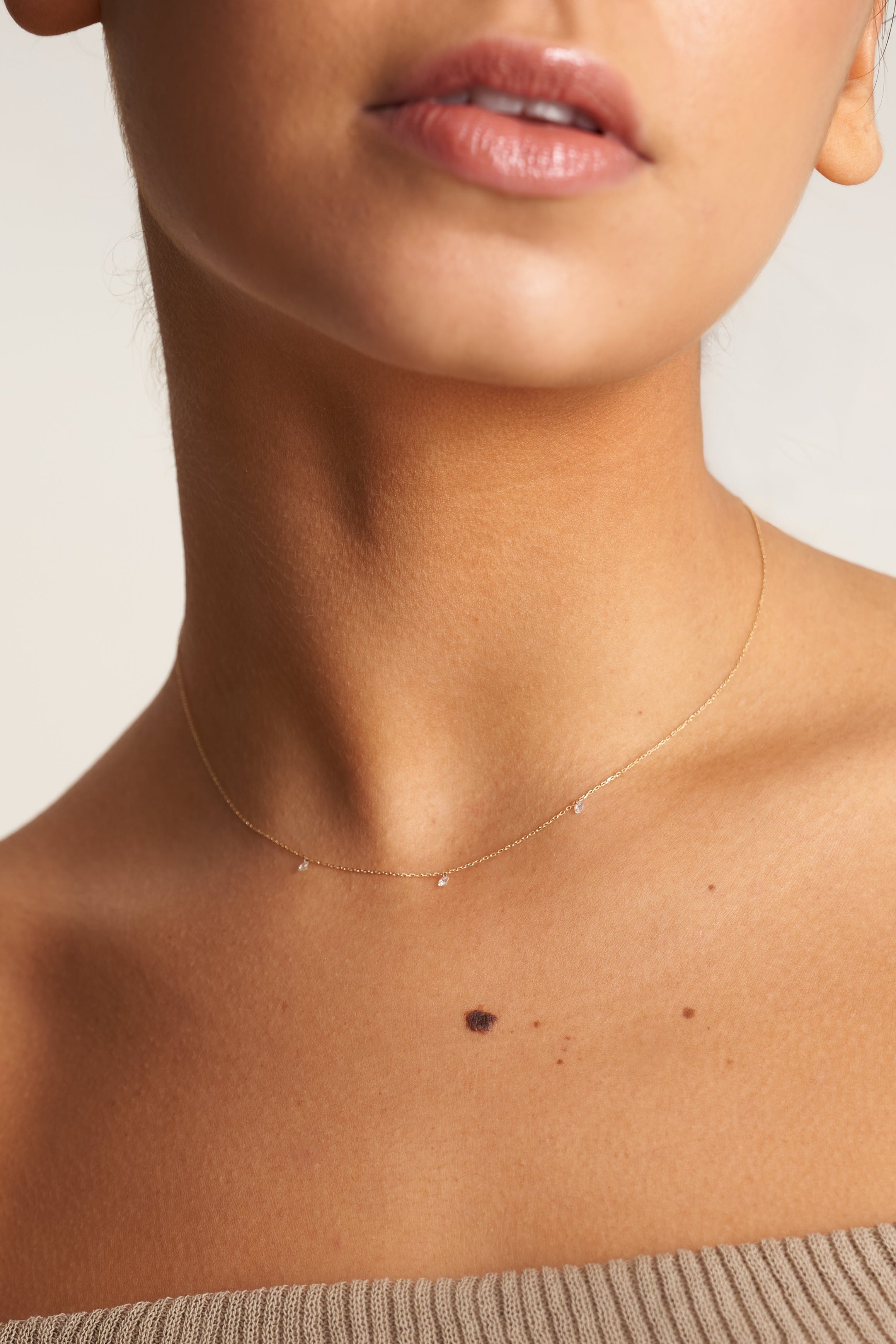 three diamonds necklace